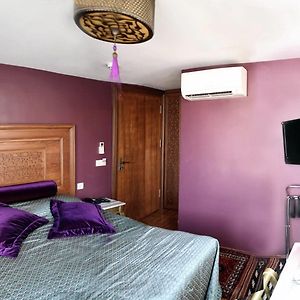 Camera economy con letto king size